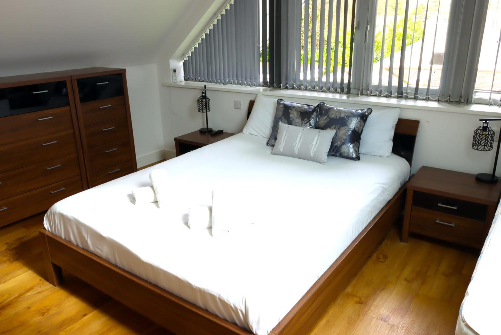 Four Corners Holiday Home Hot Tub & Sauna Ferndown Esterno foto
