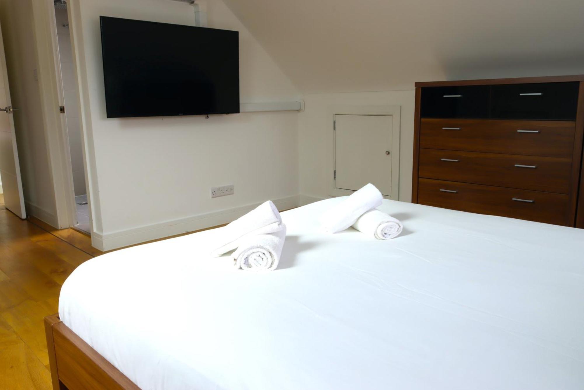 Four Corners Holiday Home Hot Tub & Sauna Ferndown Esterno foto