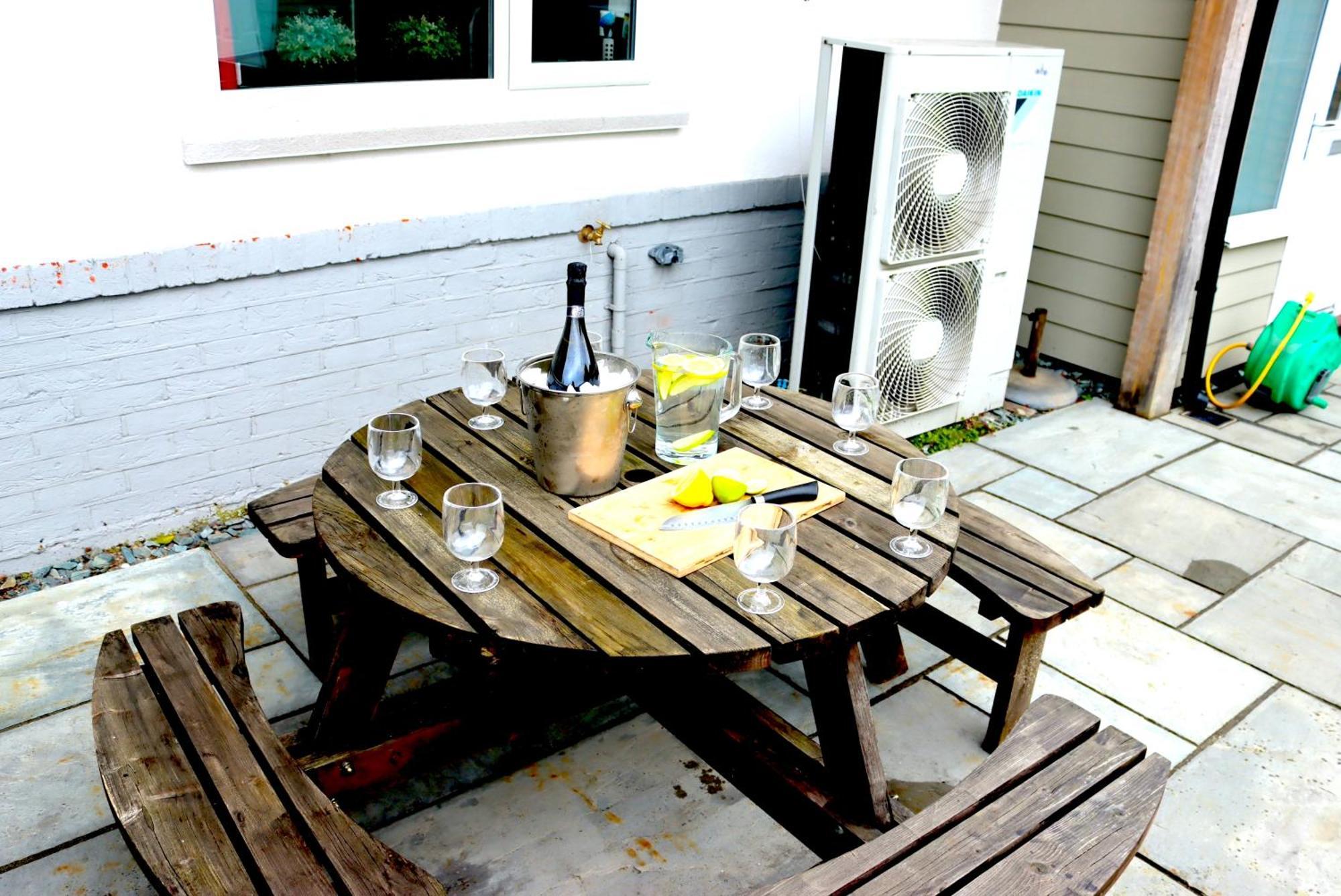 Four Corners Holiday Home Hot Tub & Sauna Ferndown Esterno foto