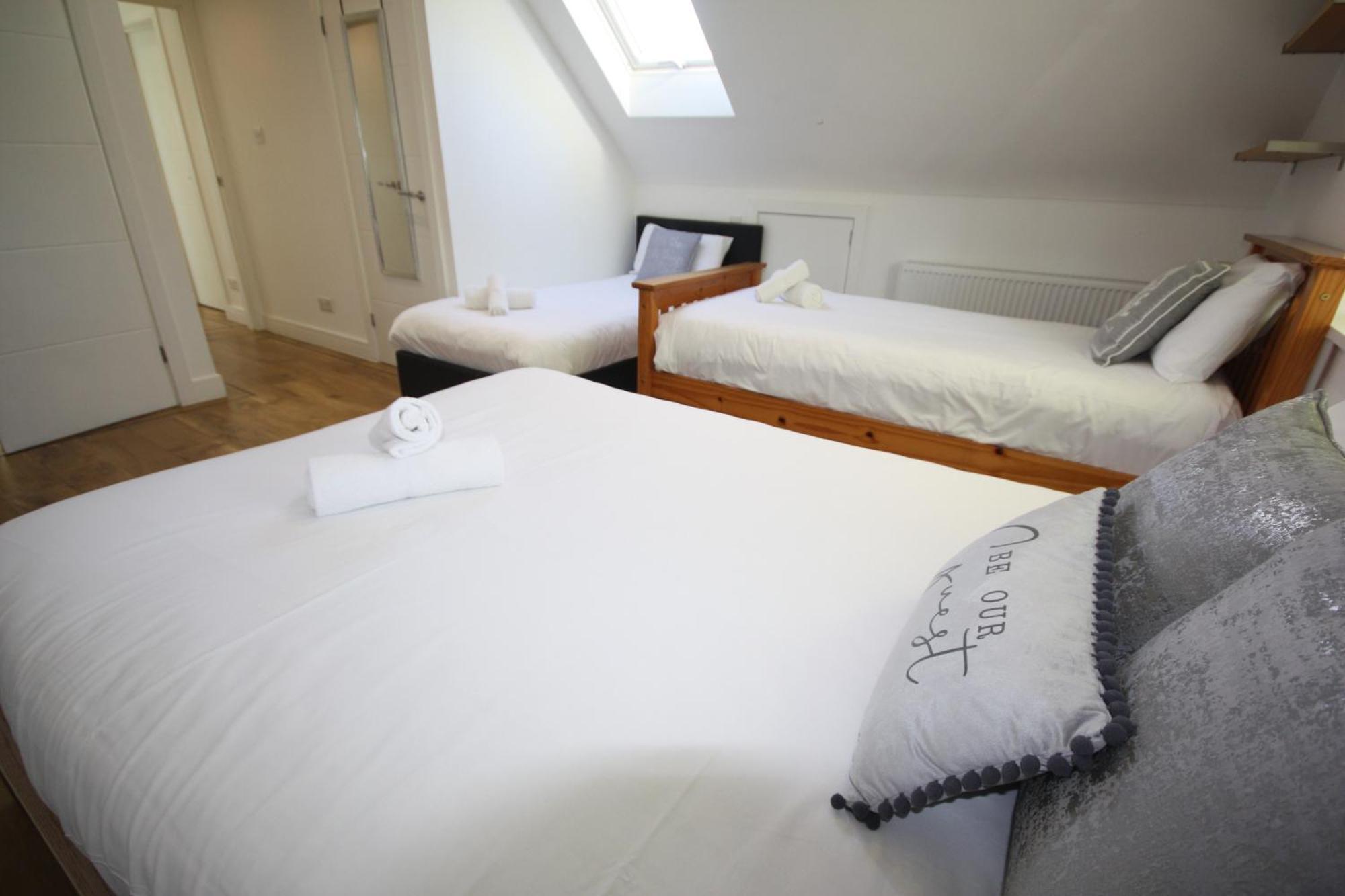 Four Corners Holiday Home Hot Tub & Sauna Ferndown Esterno foto