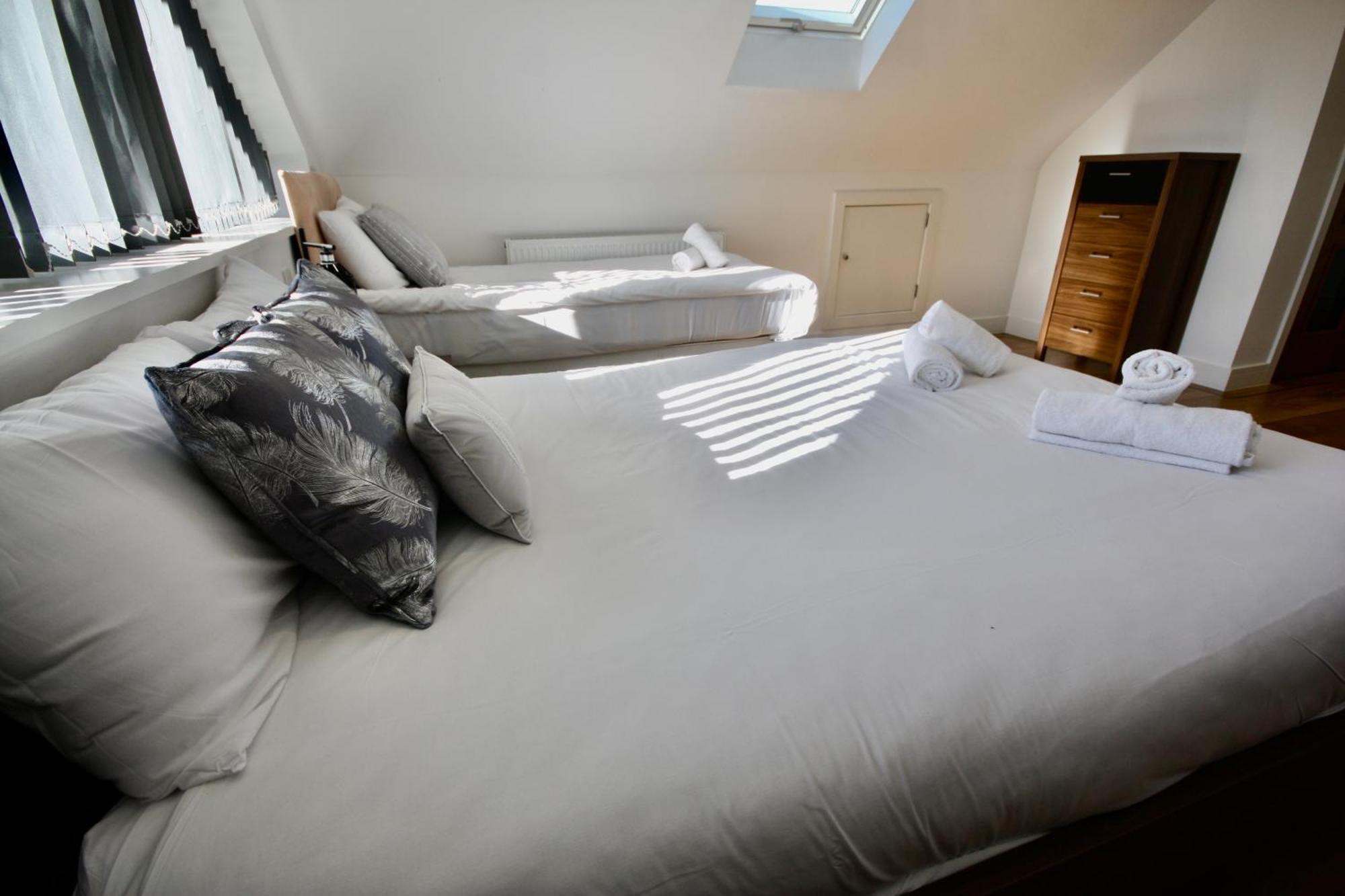 Four Corners Holiday Home Hot Tub & Sauna Ferndown Esterno foto